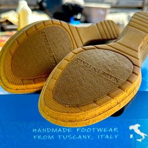 Brand New size 10 Italian ShomakersWedge Sandals.